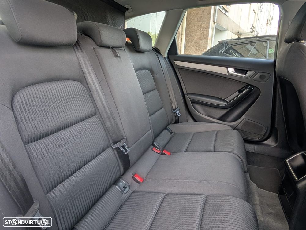 Audi A4 Avant 2.0 TDI Business Line Advance - 12