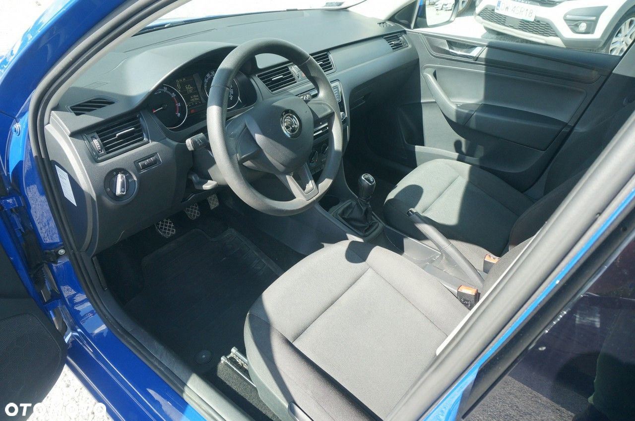 Skoda RAPID 1.0 TSI Active - 20