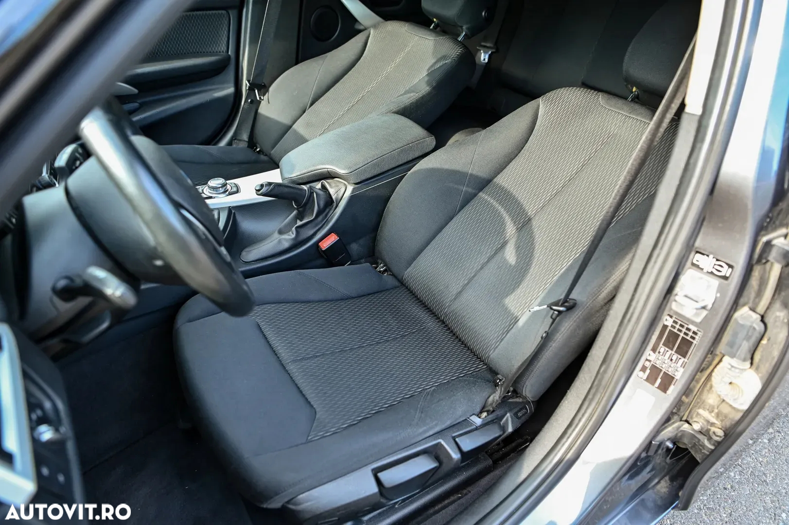 BMW Seria 3 320d Touring - 16