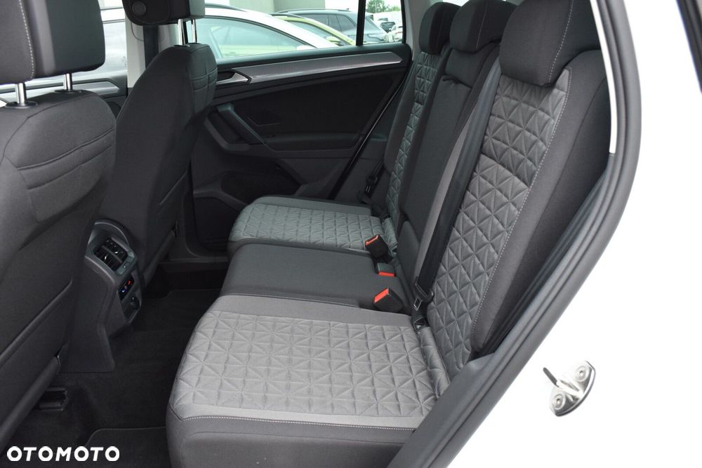Volkswagen Tiguan 1.5 eTSI Life DSG - 30