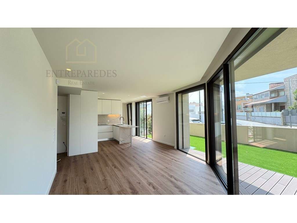 Apartamento T1 Novo com jardim, estacionamento e arrumo para compra... - Grande imagem: 4/38