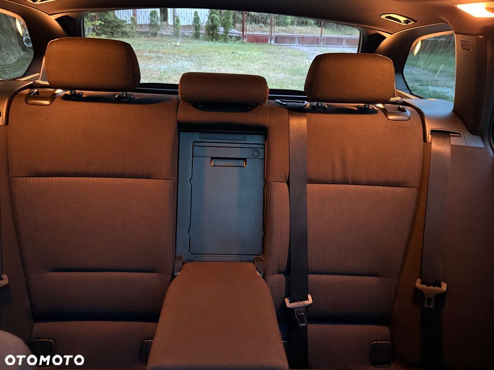 BMW Seria 3 - 16