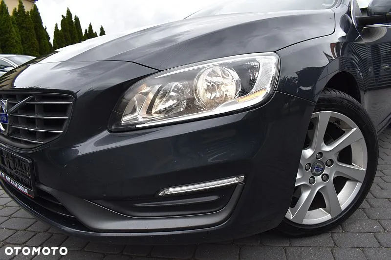 Volvo V60 D4 Momentum - 31