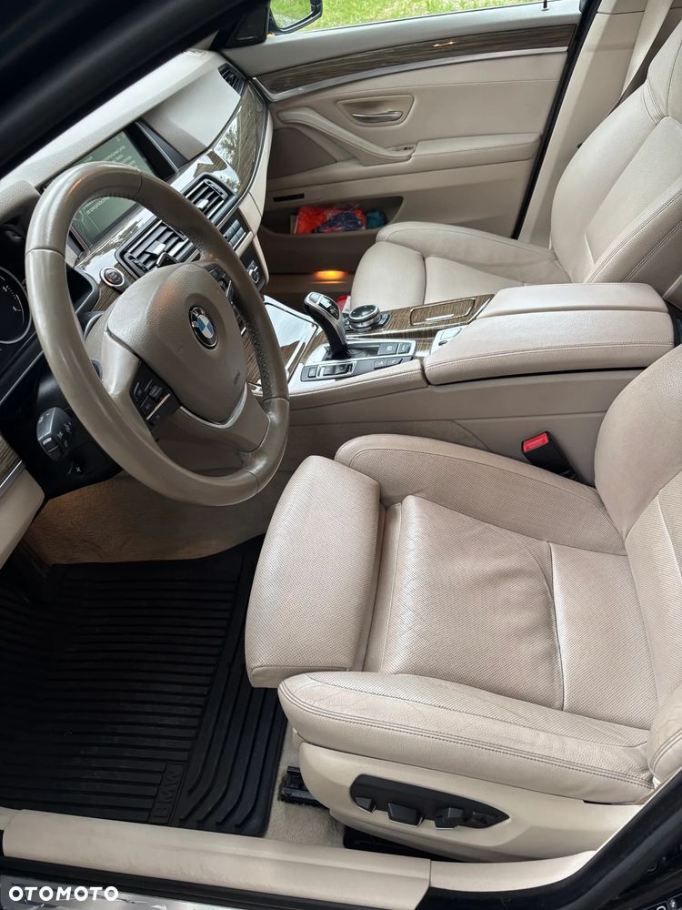 BMW Seria 5 530d xDrive Modern Line - 8