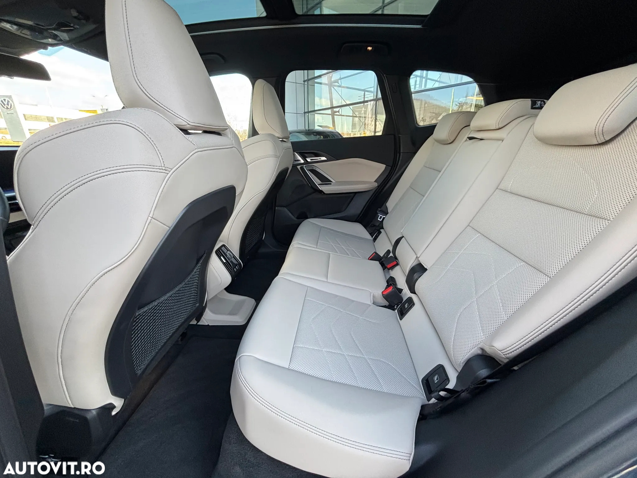 BMW iX1 xDrive30 - 9