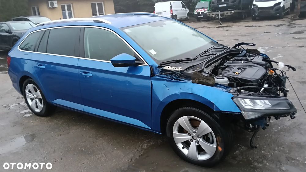Skoda Superb 1.5 TSI ACT DSG Sportline - 4