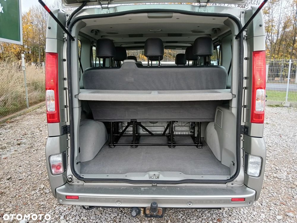 Renault Trafic 2.0 dCi 115 FAP Passenger Black Edition - 15