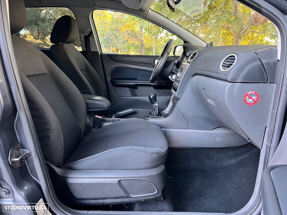 Ford Focus SW 1.6 TDCi Ghia - 9