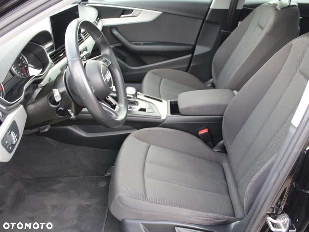 Audi A4 Limousine - 11