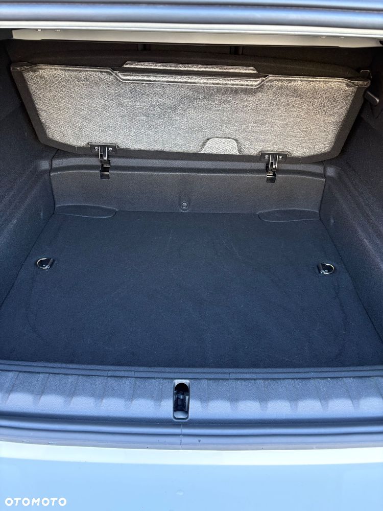 BMW Seria 2 218i - 25