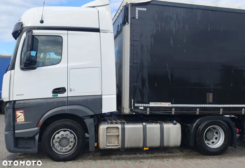 Mercedes-Benz ACTROS - 1