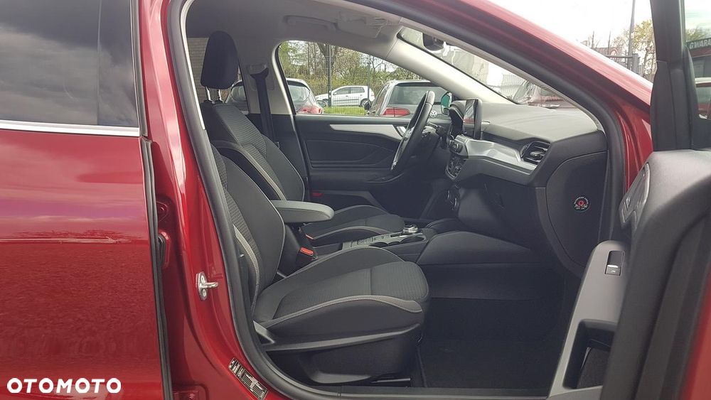 Ford Focus 1.0 EcoBoost Titanium Business - 28