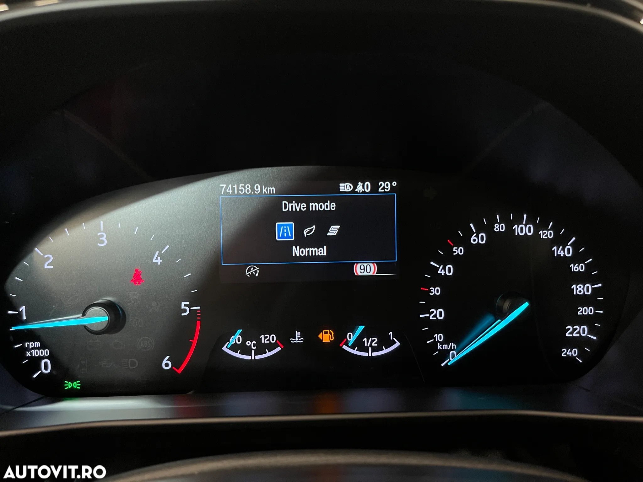 Ford Focus 1.5 EcoBlue ST-Line - 24