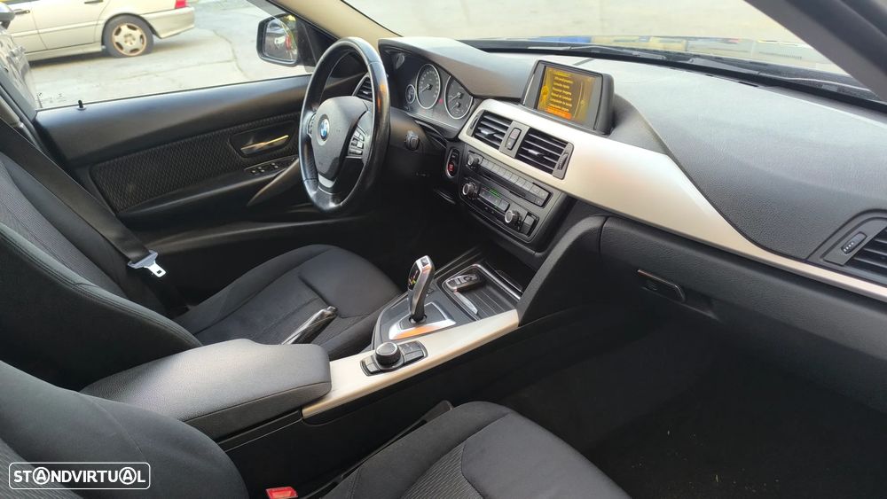 BMW 318 d Auto Line Luxury - 16