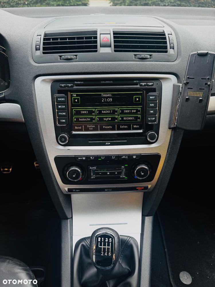 Skoda Octavia 2.0 TDI DPF RS - 15