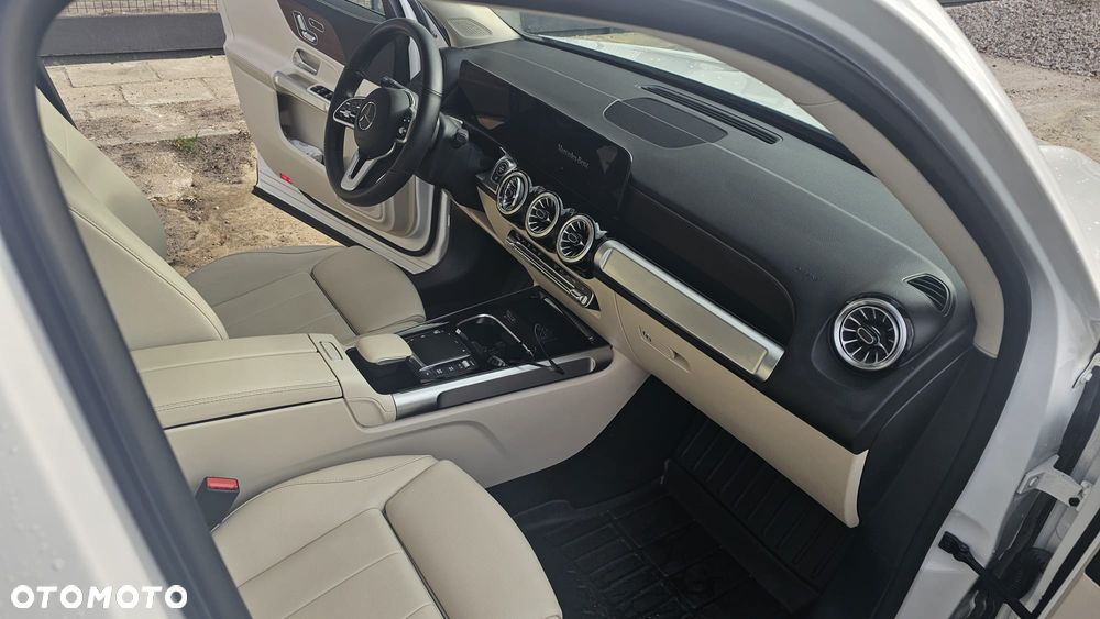 Mercedes-Benz GLB - 17