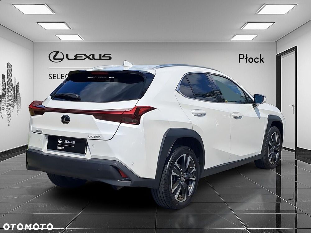 Lexus UX - 5