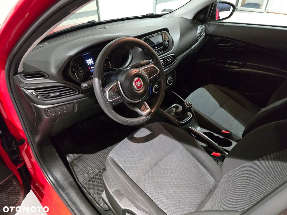 Fiat Tipo - 12
