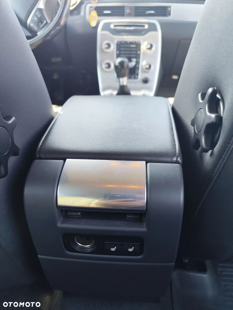 Volvo XC 70 D4 AWD Momentum - 32