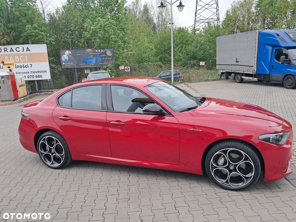 Alfa Romeo Giulia 2.0 Turbo 16V AT8-Q4 Veloce - 4