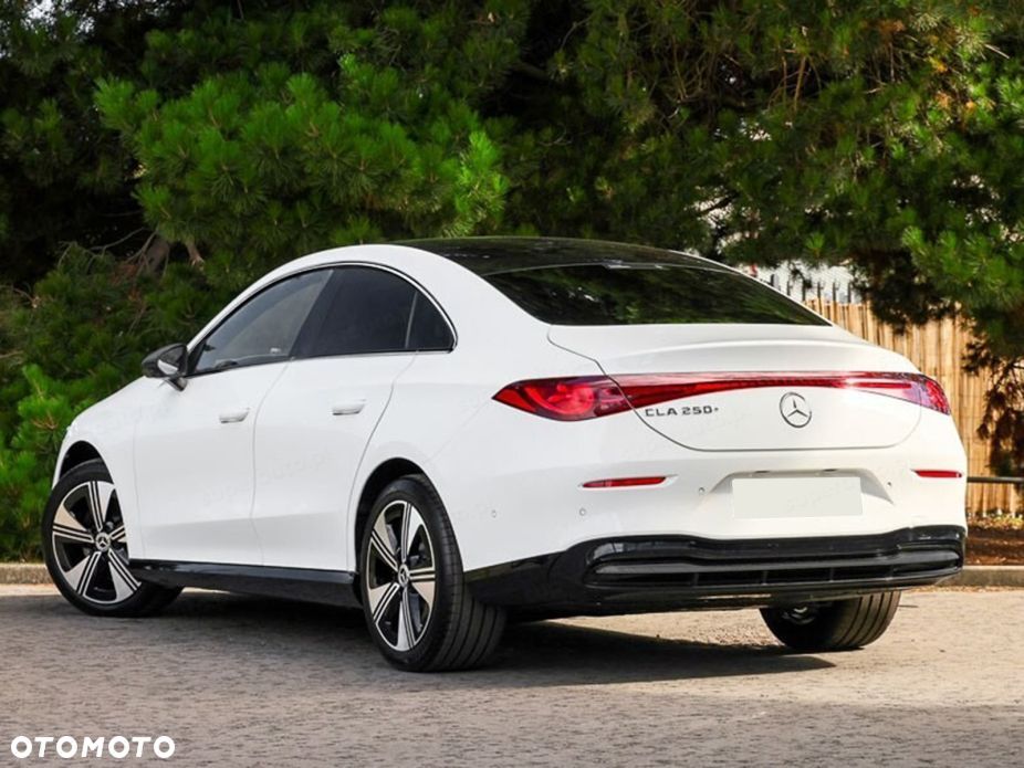 Mercedes-Benz CLA - 4