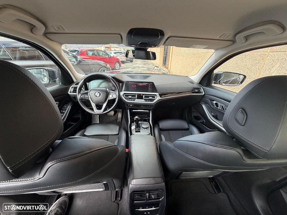 BMW 318 d Pack Desportivo M Auto - 4