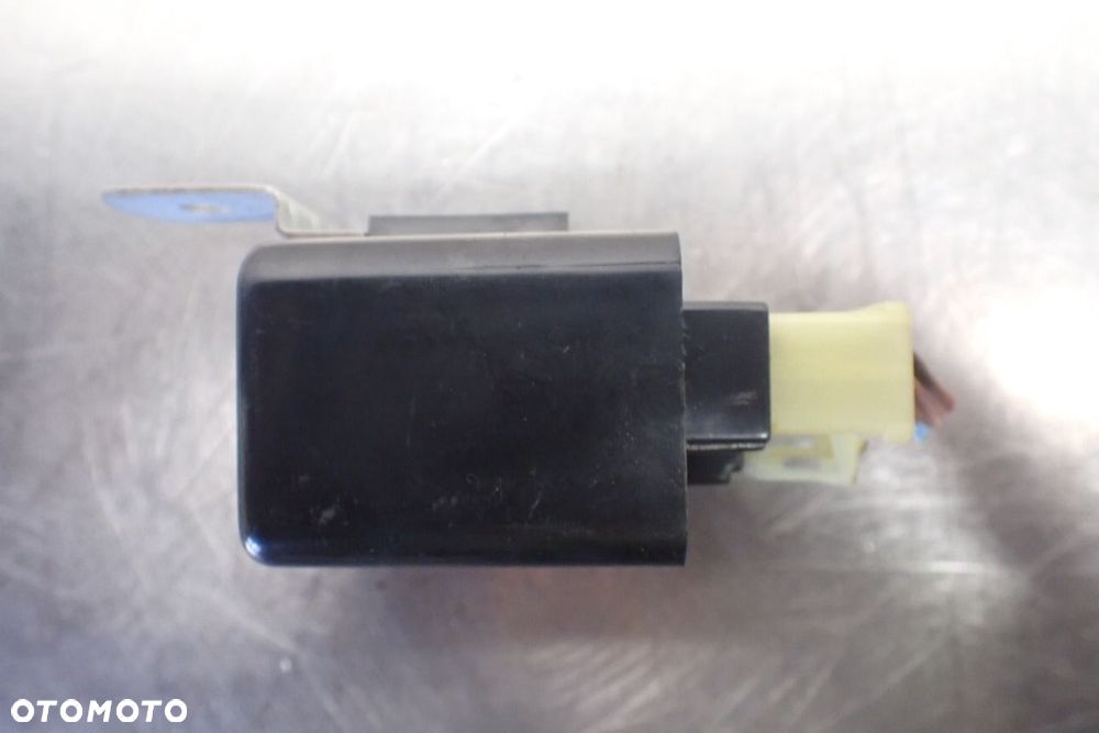 PRZEKAŹNIK HYUNDAI COUPE I LIFT 1.6 95430-27100 - 2