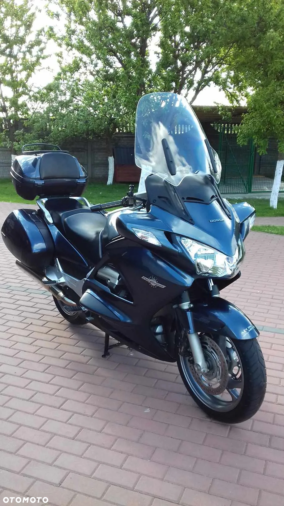Honda ST - 9