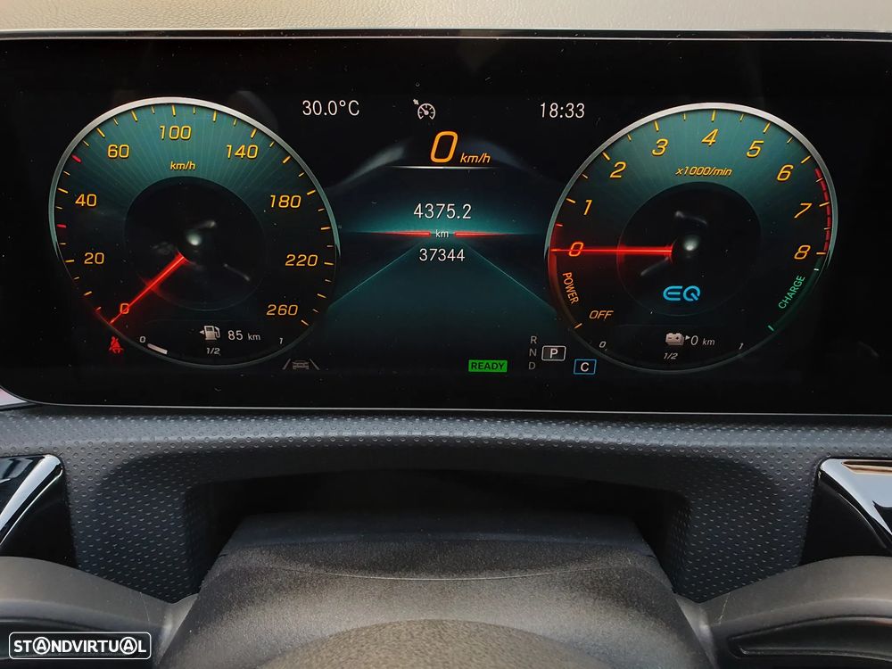 Mercedes-Benz A 250 e AMG Line - 9