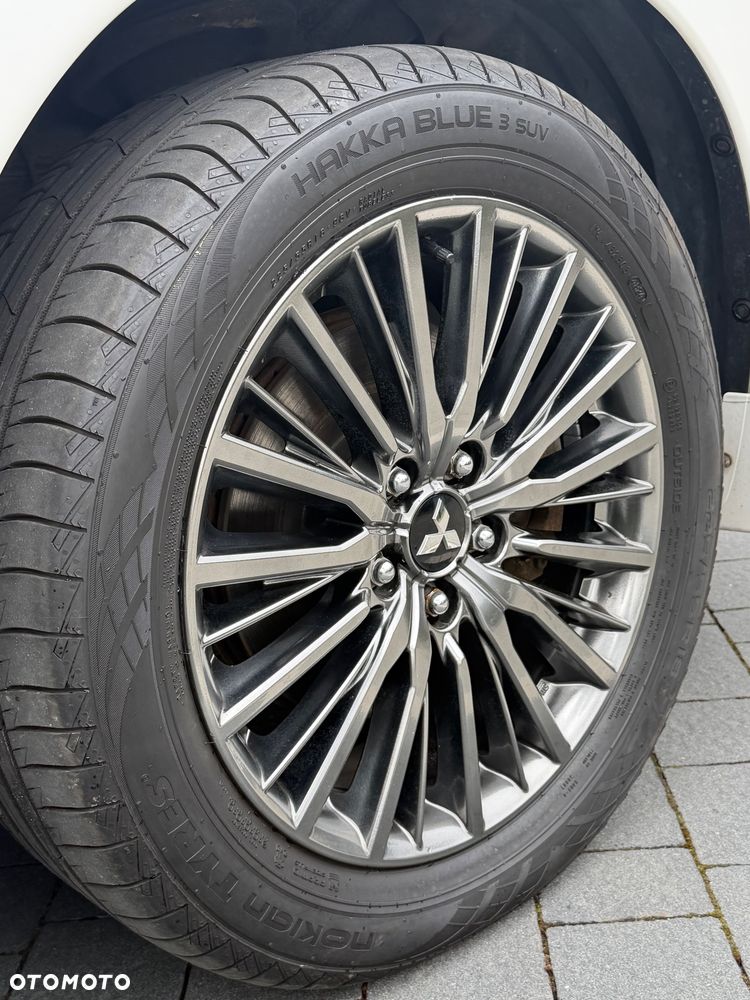 Mitsubishi Outlander 2.4 4WD Top - 27