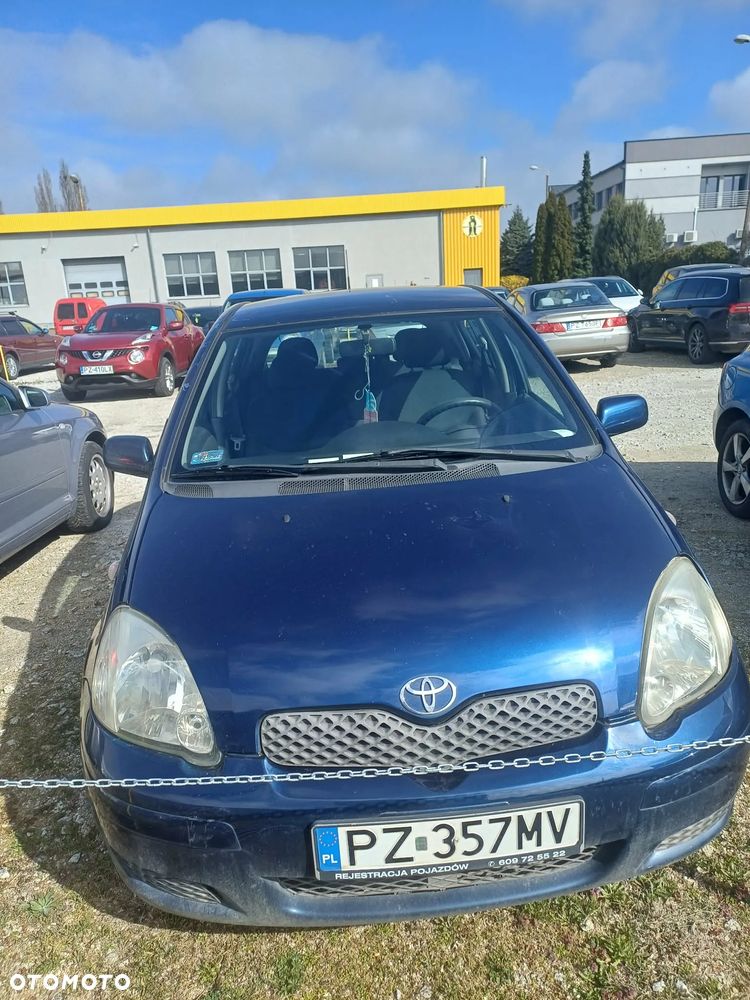 Toyota Yaris - 1