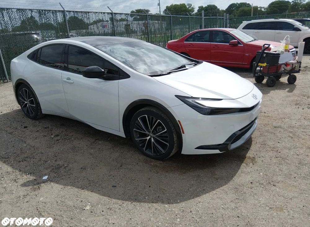 Toyota Prius Hybrid Executive - 7