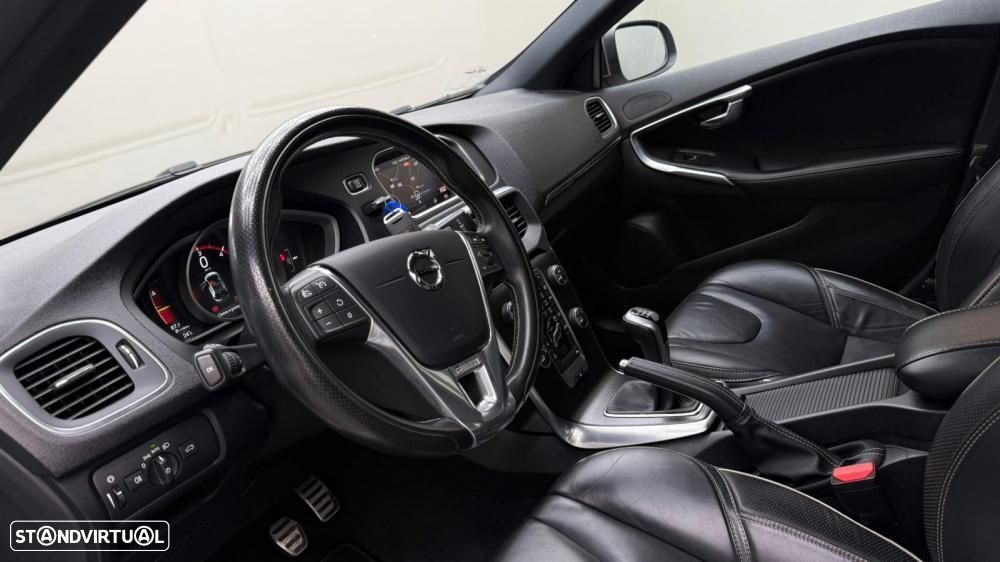 Volvo V40 2.0 D2 R-Design - 11