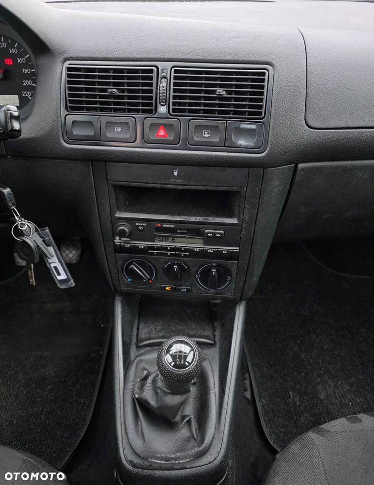 Volkswagen Golf 1.4 Comfortline - 12