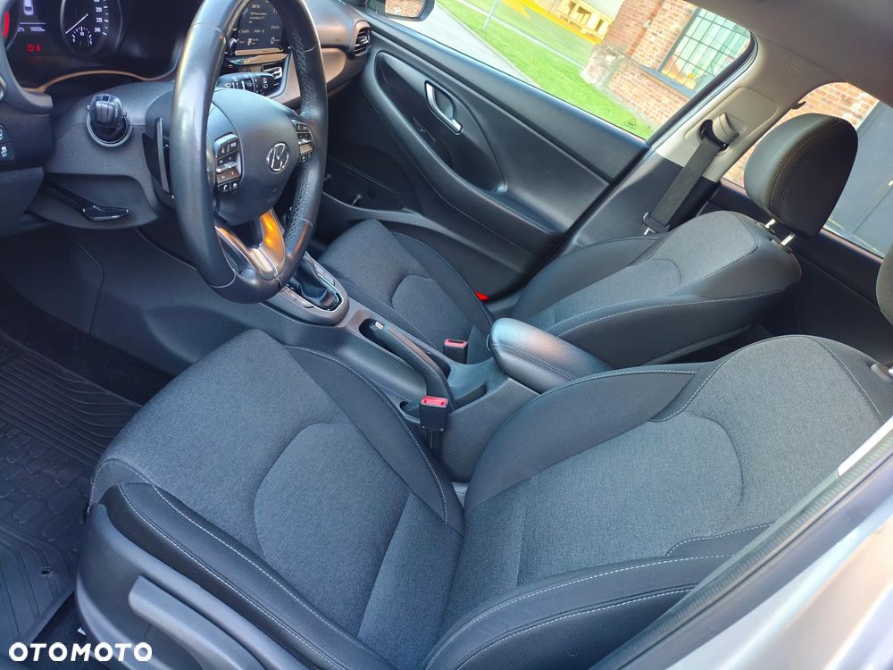 Hyundai i30 1.6 D Comfort DCT - 11