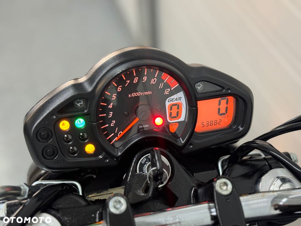 Suzuki Gladius - 15