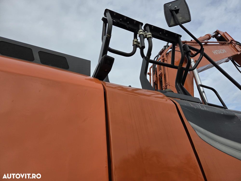 Hitachi PE ROTI, 20t, Cupa NOUA 1,2mc, 2022, 4.565h, LAMA NIVELARE si CALE, inst picon pe brate, consum mediu 7 litri pe ora, Ad sapare 6m, ridica 7 tone, latime 2,49m, Inst picon, camera spate, camere laterale, ULTIMA GENERATIE seria 7,  PROMOTIE-116.900Eur - 27