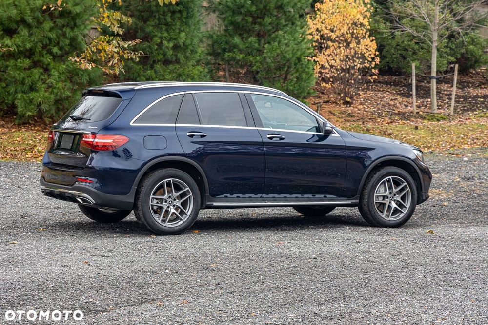 Mercedes-Benz GLC 300 4Matic 9G-TRONIC AMG Line - 9