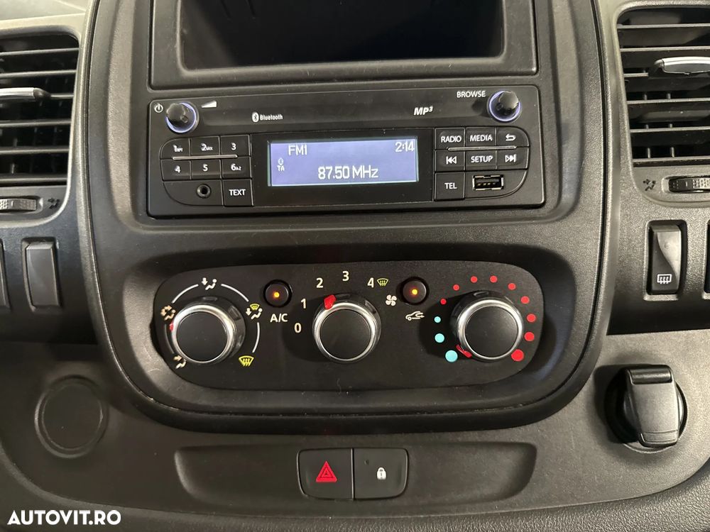 Renault Trafic - 18