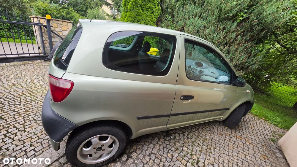 Toyota Yaris 1.0 Base - 5