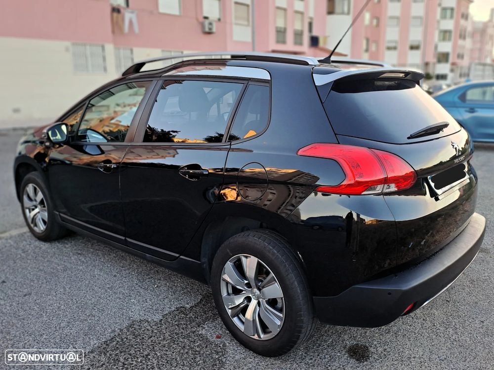 Peugeot 2008 1.2 PureTech Style - 6