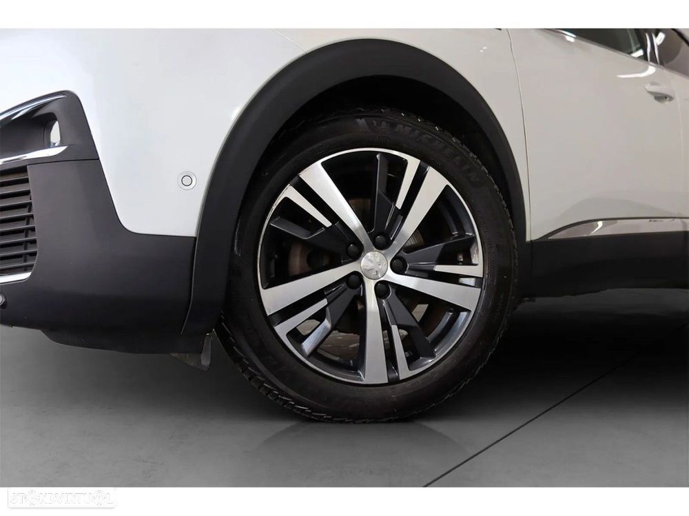 Peugeot 3008 PureTech 130 Stop & Start GPF EAT8 Allure - 16