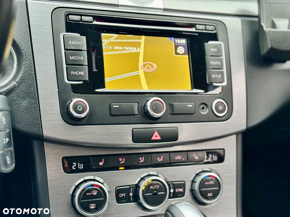 Volkswagen Passat 2.0 TDI DSG BlueMotion Technology Highline - 18