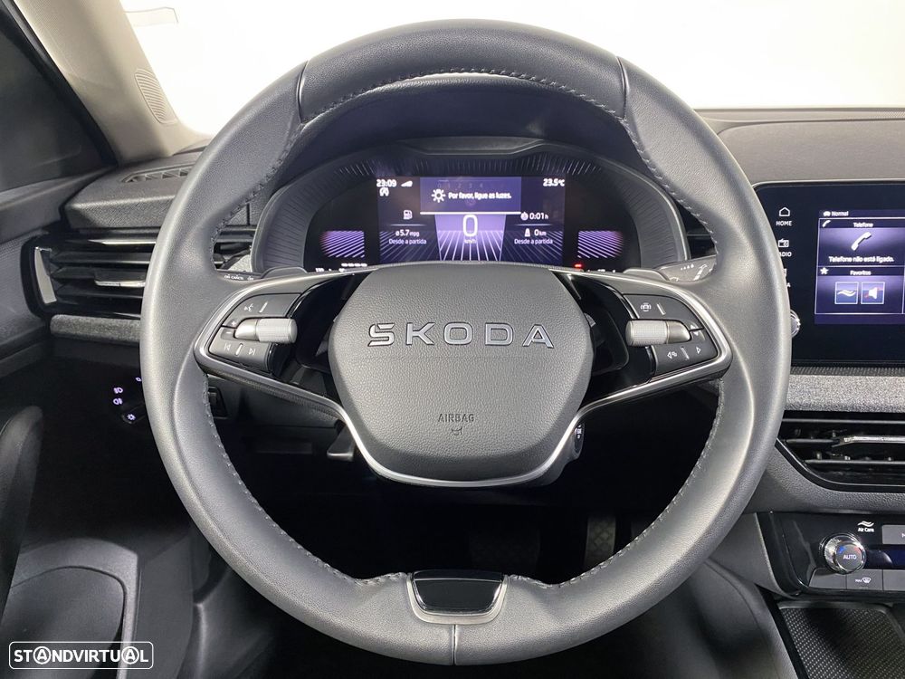 Skoda Kamiq 1.0 TSI DSG — fotografia 9