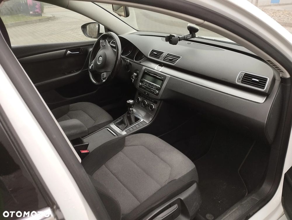 Volkswagen Passat - 10