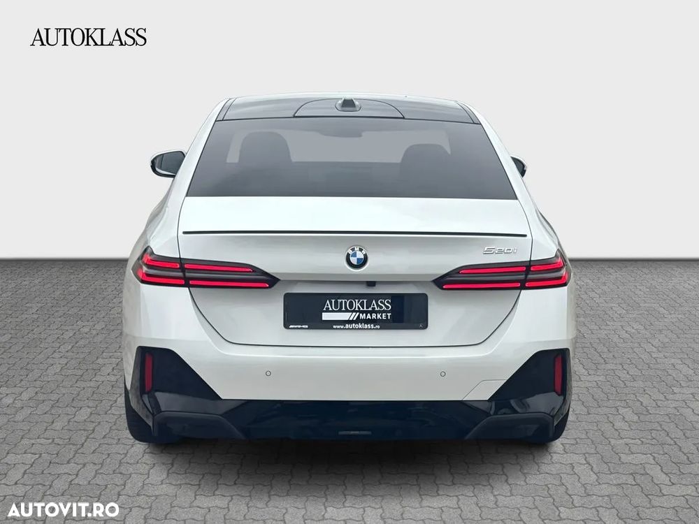 BMW Seria 5 520i AT MHEV - 4