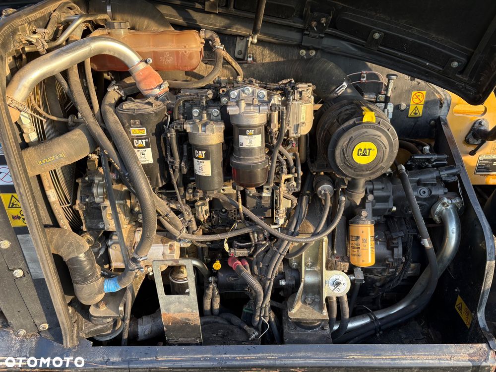 Caterpillar TH407C - 10