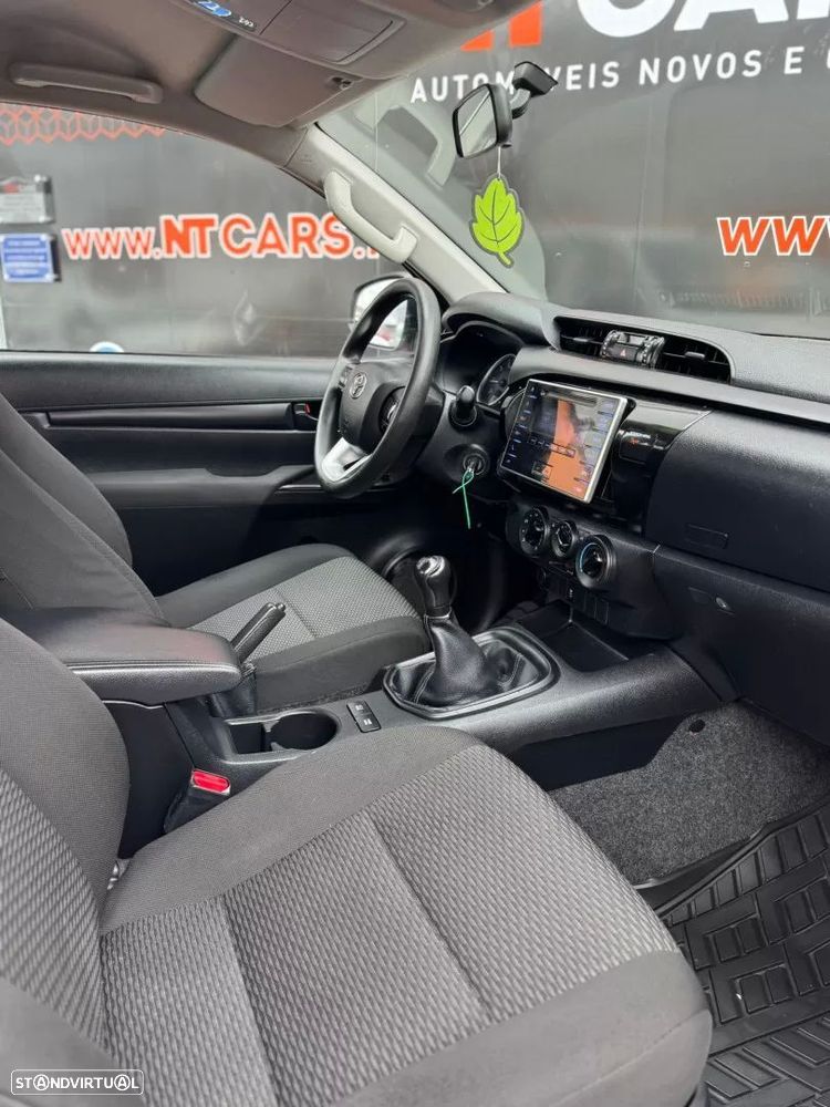 Toyota hilux 2.4 d-4d 2wd ce 3l - 17