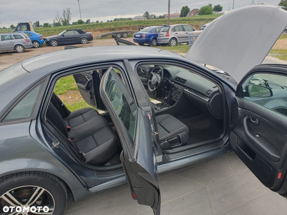 Audi A4 Limousine - 5
