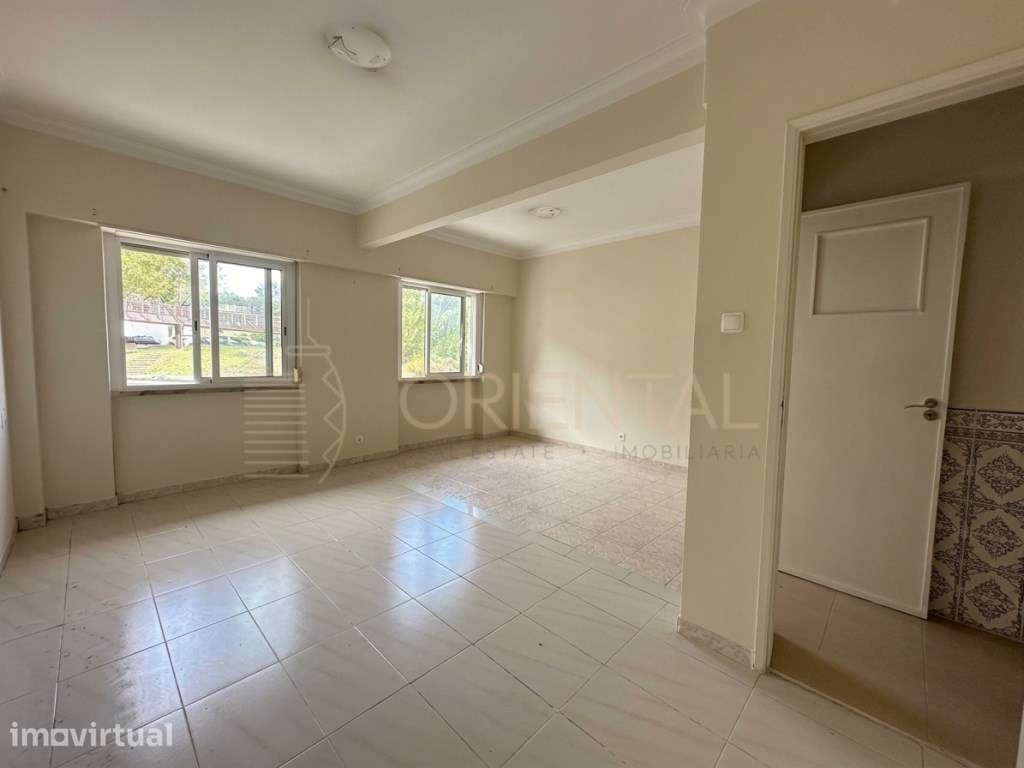 Apartamento T2 localizado na Calçada de Carriche, no Lumiar. - Grande imagem: 2/14